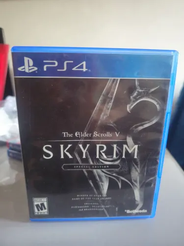 Jogo para Ps4/PS5 usado mídia física Skyrim Special Edition em Inglês