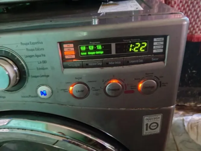 Vendo essa máquina de lavar LG motivo comprei outra no momento so tenho foto