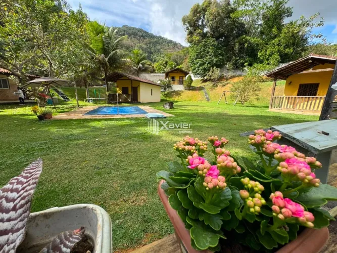 Chácara à Venda com 5.000 m² em Duas Barras, Anchieta/ES - 3 Chalés, Piscina, Nascente, Ár