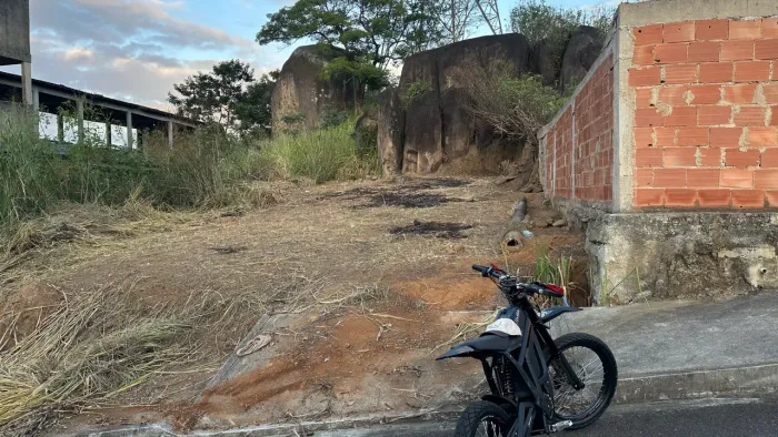 Vendo terreno em Campo Grande com privacidade