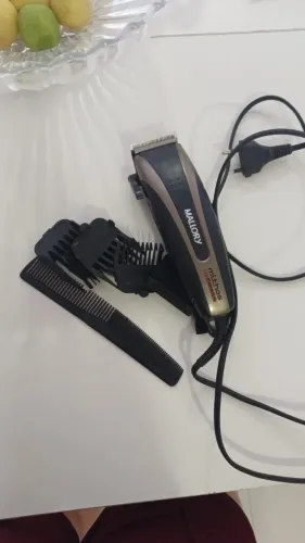 Máquina de cortar cabelo - Seminova