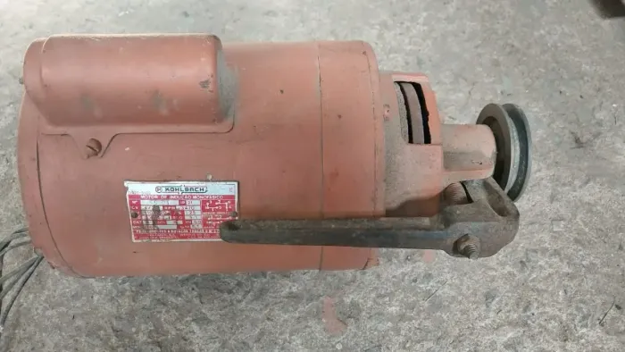 Motor de Indução Monofásico Kolhback com Embreagem Usado