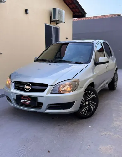 Vendo celta 2010 completo no precinho/dispenso curiosos/chama!!!