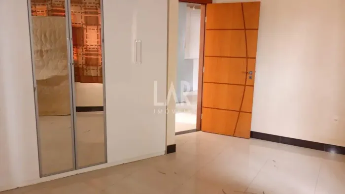 Apartamento entrada individual de 117m² disponível para locação com 2 quartos, 1 banheiro 