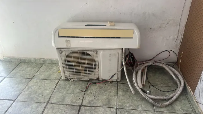 Vendo. Ar condicionado 7 mil btus funcionando perfeitamente 