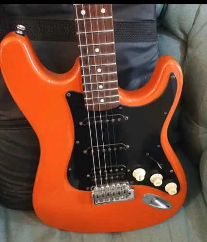 Guitarra Fender (Cópia) + Jogo de Cordas 0.10 + Bag - Completa
