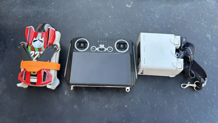 Combo flyer more Drone DJI 3 com Tela RC e 3 baterias 