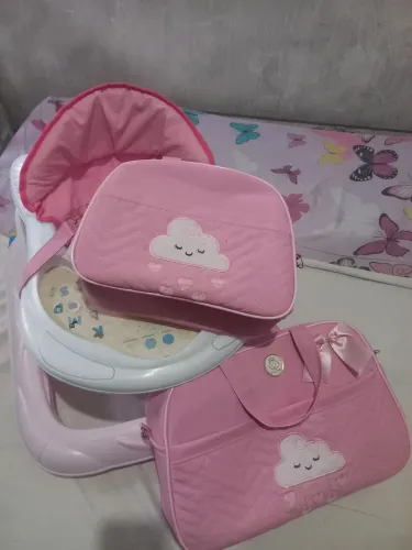 2 bolsas para bebê e 1 andajá
