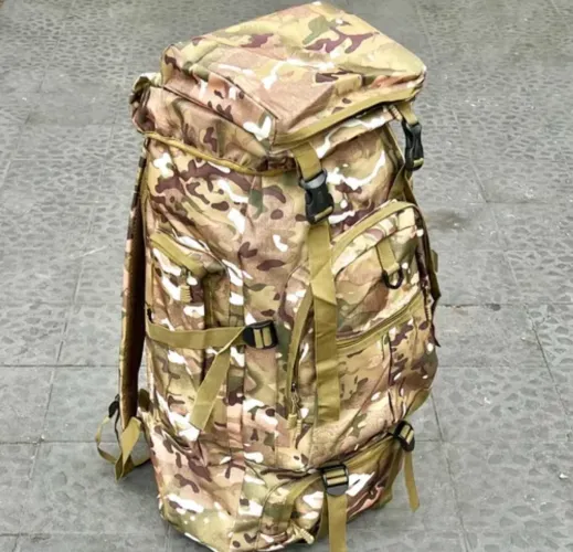 Mochila de acampamento militar
