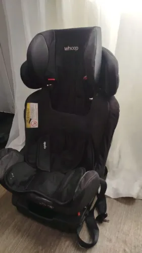 Vende-se cadeirinha de carro para criança.