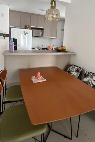 Mesa de Jantar de madeira 4 lugares