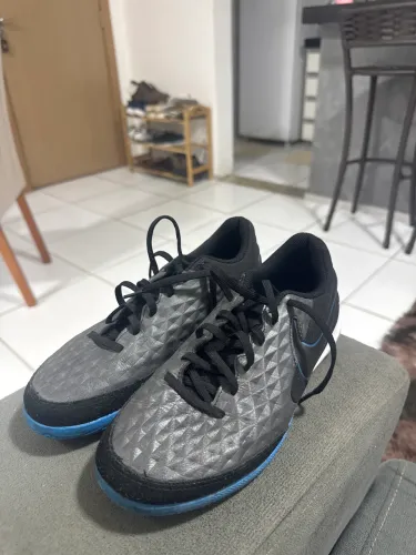 Tênis semi profissional de futsal