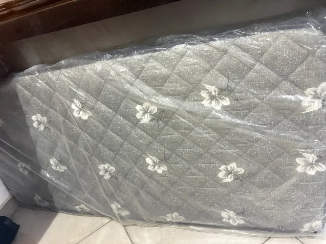 Vendo colchão solteiro d 33