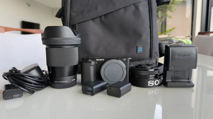 Sony ZVE-10 + sigma 16mm 1.4 + lente do kit