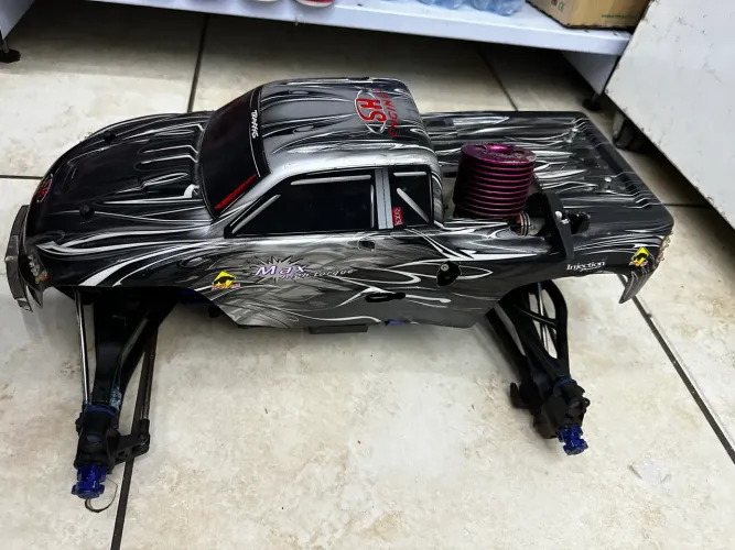 Revo 3.3 com motor .28