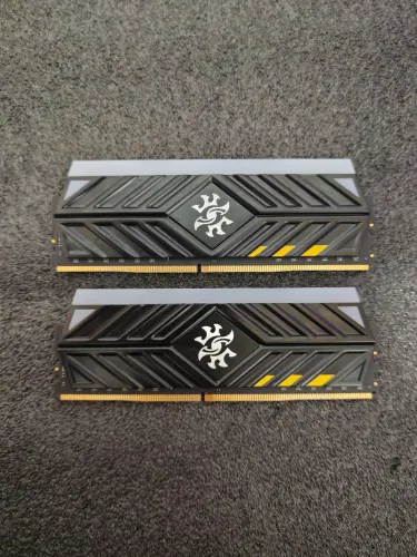 Memória RAM RGB 16GB (2x8GB) XPG Spectrix D41 TUF Gaming DDR4 3000MHz CL16 Excelente Estad