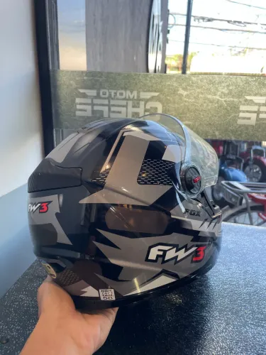 Capacete fw3 fox (perfeito estado)