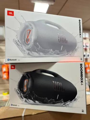 Bombox 4 nova lacrada preta e branca