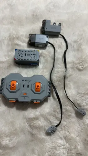Kit motorização e controle remoto compatível com sistemas tipo Lego Technic 2.4GHz