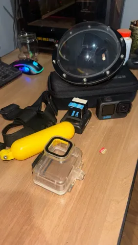 Gopro hero 11 black + kit + cartão