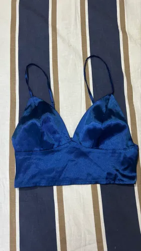 Cropped azul com regulador nas alças