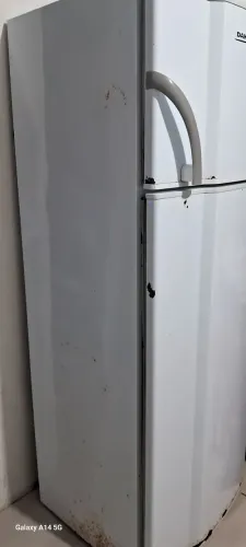 Vendo geladeira 