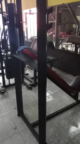Máquinas de musculação 