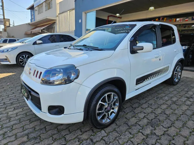 Fiat Uno Sporting 1.4 EVO Fire Flex 8V 4P 2014