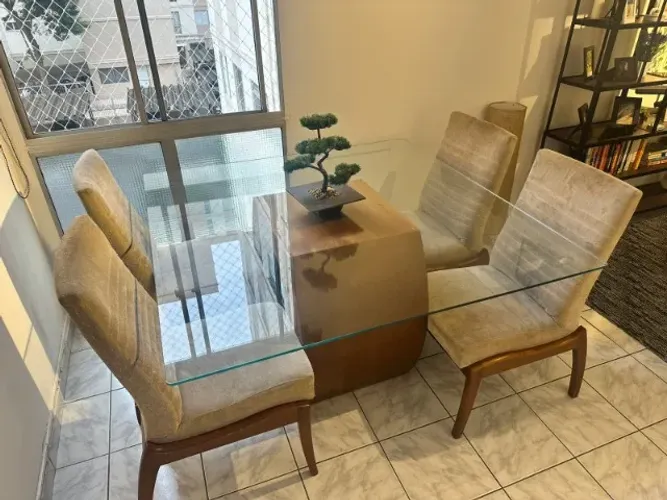 Mesa de Jantar em Vidro com 4 cadeiras