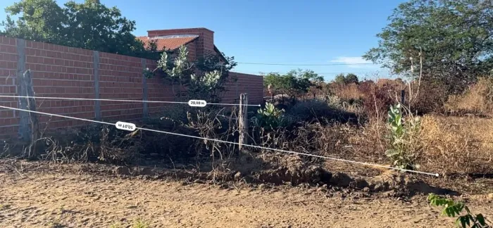 LOTE 30X10m CARINHANHA-BA