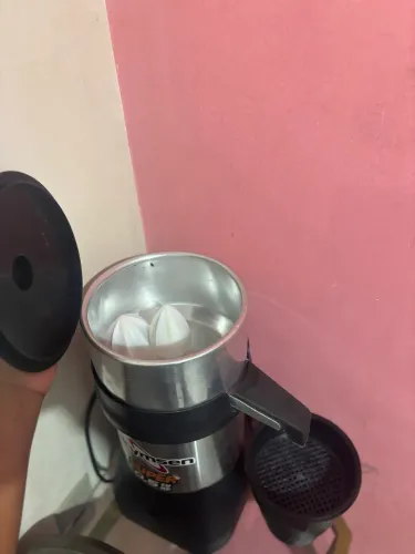 Espremedor de laranja elétrico profissional