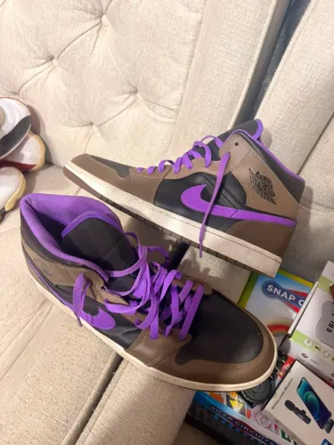 Air Jordan 1 Mid ?Purple Mocha?