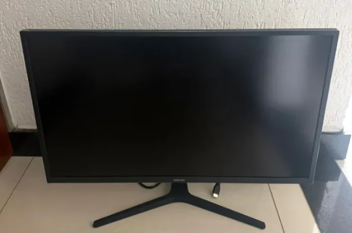 MONITOR SAMSUNG 32, UHD 4K, 60 HZ
