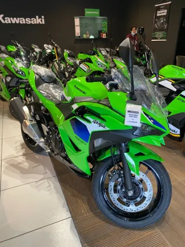 KAWASAKI NINJA 500 SE 0KM - GRUPO TOKYO MOTOS