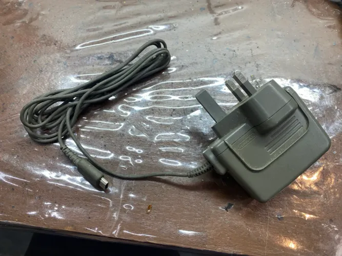 Fonte carregador Nintendo DS Lite - No estado