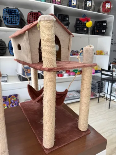 Arranhador de gatos casinha com rede