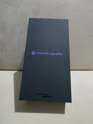 Motorola Signature Verde Oliva - 512GB