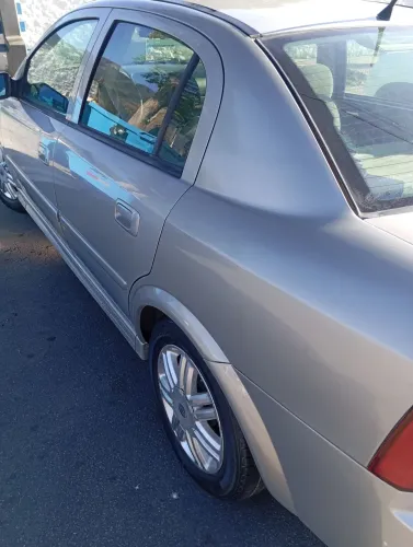 Chevrolet Astra Sedan 2.0/ CD 2.0 MPFI 8V 4P Aut. 2004