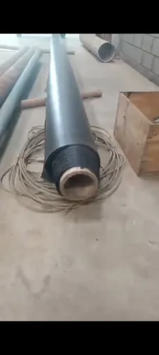Vendo Rolo de Geomembrana PEAD Preta.Medida: 6 metros de largura x aproximadamente 40 a 60
