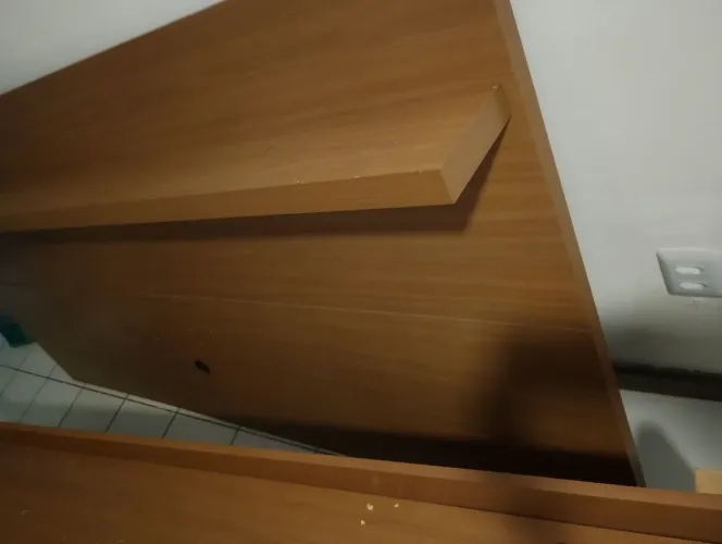 Vende-se um rack de parede 