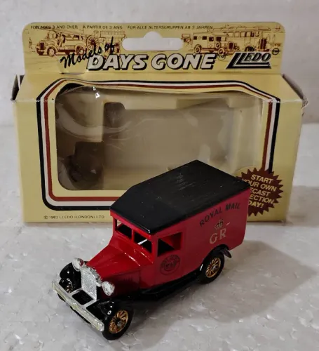 Lledo Days Gone - Ford Model A Van (Royal Mail)