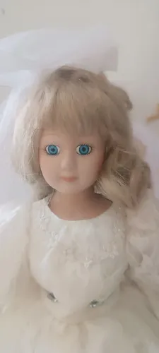 Boneca de porcelana noiva importada 