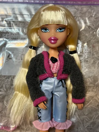 BRATZ GOIN OUT CLOE