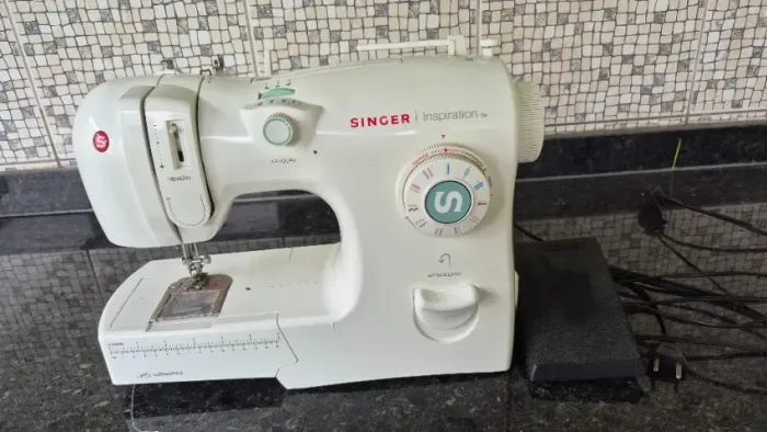 Máquina de costurar Singer inspiração 4218