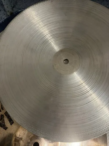 Instrumentos musicais Chimbal sabian aax fundo flet pequeno reparo na interfere
