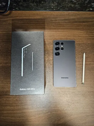 Samsung Galaxy S25 Ultra 256GB Titânio Cinza