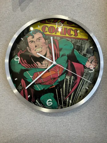 LER ANÚNCIO!Relógio de Parede DC Comics - Superman em metal URBAN