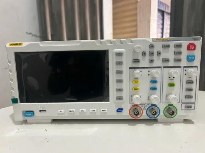 osciloscópio 100 MHz
