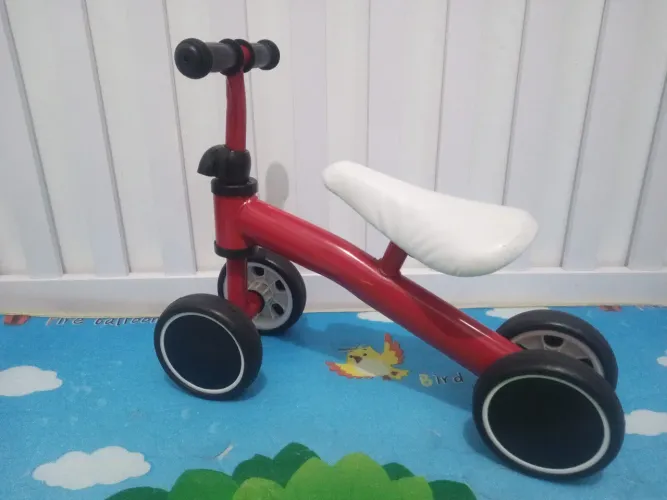 Bicicleta de Treinamento Vermelha