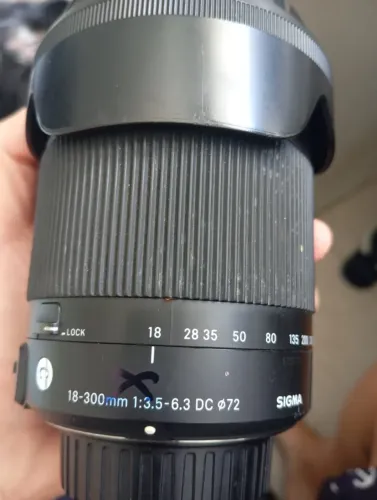 SIGMA 18-300mm F3.5-6.3 DC MACRO com VR e foco automático para Nikon
